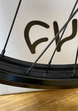 CULT（カルト） CREW FREECOASTER V2リム RHD（右ドライブ）スポークレンチ付き ¥49,500